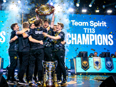 DOTA2国际邀请赛TI13 Team Spirit战队夺冠庆祝